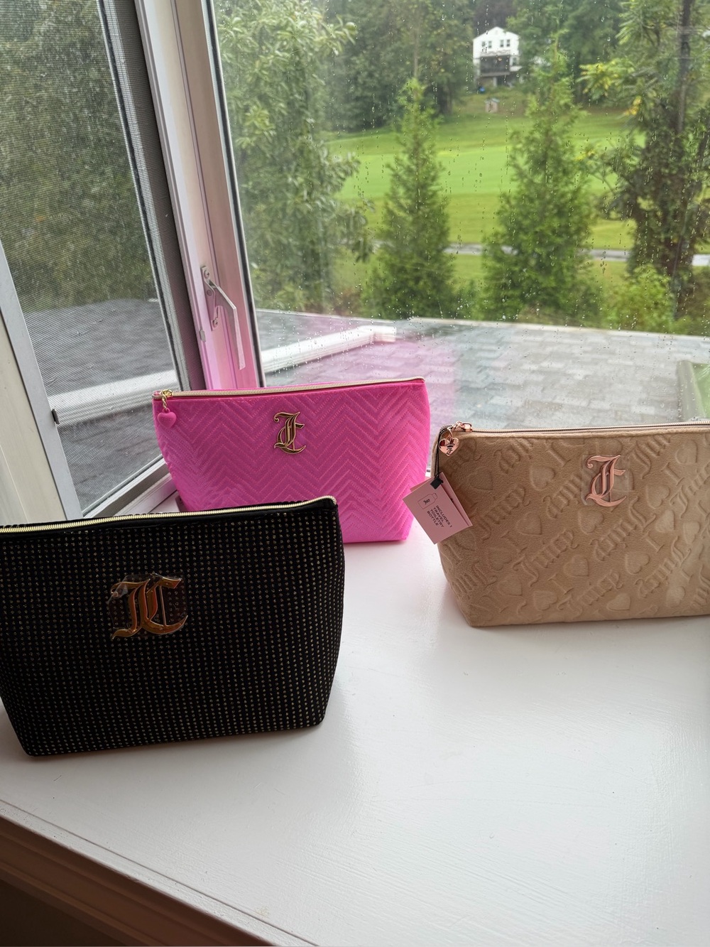 Juicy Couture Amazing set of 3 NWT Zipper Cases w Gold Logo Tan Pink Glitter - Picture 3 of 12